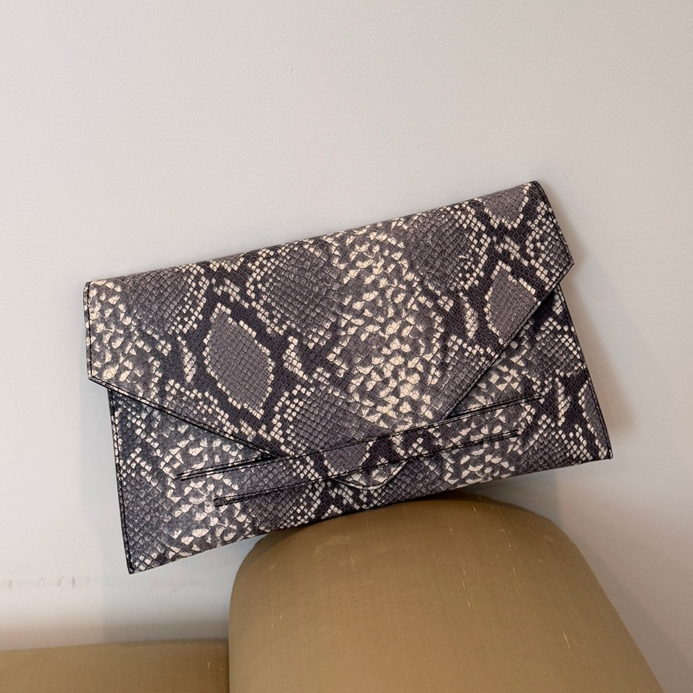 Victoria Napoli Made in Italy Snake leather Envelope Clutch Bag.‎